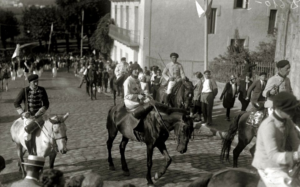 Alarde de Hondarribia con motivo de la celebración de sus fiestas patronales (2 de 18) - Fondo Car-Kutxa Fototeka