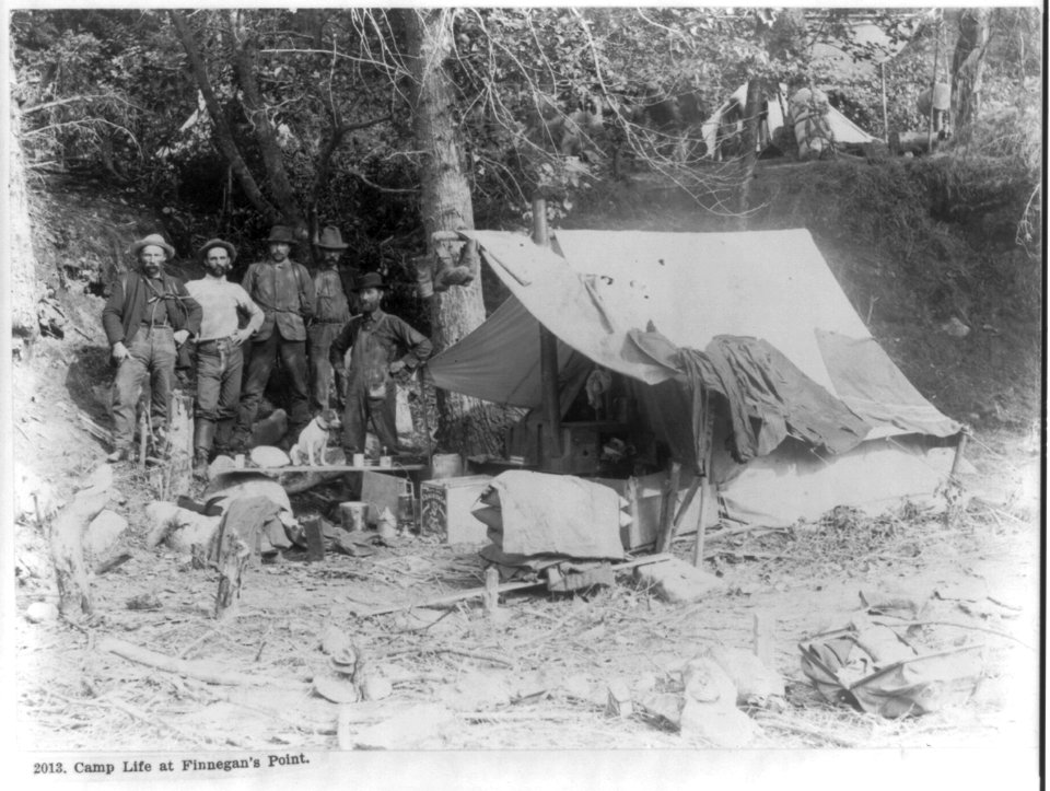 Alaska - Klondike - 1897- Camp life at Finnegan's Point LCCN2006690155