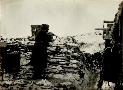 Alarmposten mit Glocke bei der 8. Kompanie des Jägerregimentes 5, am 9.1.1917 (BildID 15543059)