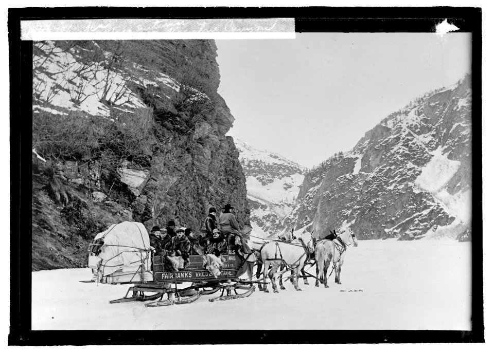Alaska stage entrance to Keystone Canyon LCCN2016821811