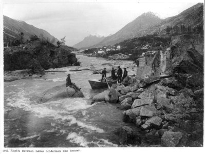 Alaska)- Rapids between Lakes Linderman and Bennett LCCN2003678348