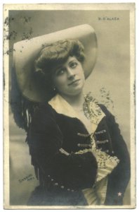 ALAZA, Blondiette Étoile. 868--0. Photo Stebbing
