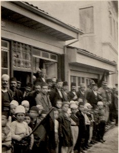 Albanesische Bevölkerung. Aufgenommen anlässlich einer Inspizierungsreise nach Skutari am 23. Februar 1916. (BildID 15532661)