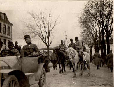 Albanische Reiterei. Aufgenommen in Skutari am 14. März 1916. (BildID 15532696)