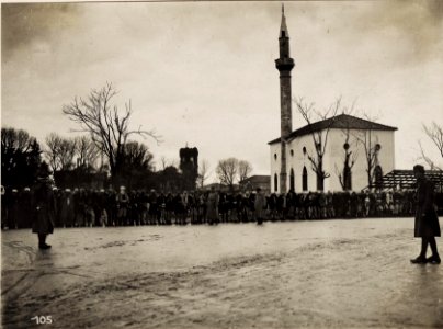 Albanerdeputation vor dem Festungskommando, Skutari. (BildID 15572832)