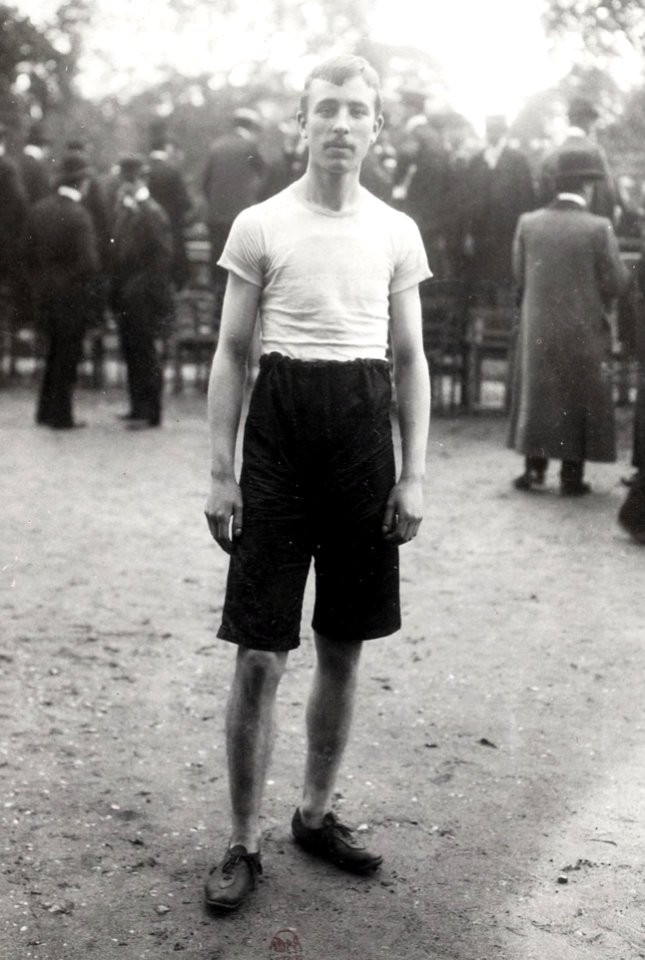 Albert Delannoy, champion de France du saut en longueur en 1898
