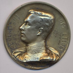 Albert Roi des Belges - Fédération de Philatelistes Belges 1910, medal by Jacques Marin (1877-1950), Belgium, 1910, Coins and Medals Department of the Royal Library of Belgium, 2M204 - 26 (recto)
