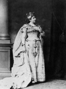 Albert, Joseph - Die Schauspielerin Therese Krone als Königin (Zeno Fotografie)