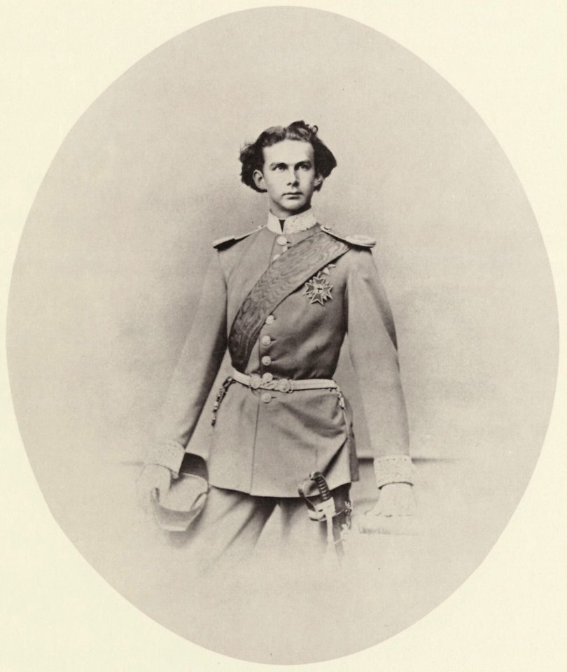 Albert, Joseph - König Ludwig II. in bayerischer Generalsuniform (Zeno Fotografie)