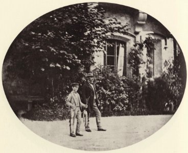 Albert, Joseph - Prinz Otto mit gefangenen Hechten im Hof von Schloss Hohenschwangau (Zeno Fotografie)