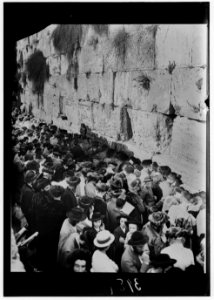 Atonement Day crowd. Closer view at the Wailing Wall LOC matpc.00236