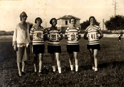 Atlete del gruppo sportivo aziendale Ercole Marelli, anni '30 - san dl SAN IMG-00002615