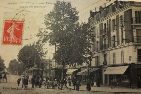 Aubervilliers Avenue Victor Hugo depart tramways