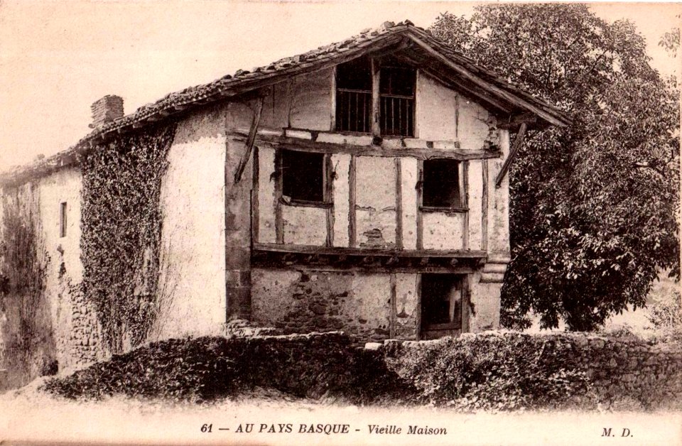 Au Pays Basque - vielle maison