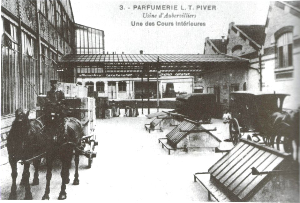 Aubervilliers - Parfumerie L.T. Piver1