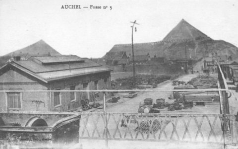 Auchel - Fosse n° 5 - 5 bis - 5 ter des mines de Marles (F)