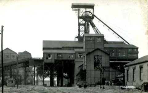 Auchel - Fosse n° 5 - 5 bis - 5 ter des mines de Marles (J)