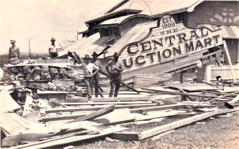 AUCTION MART AT INNISFAIL DESTROYED BY CYCLONE - 1918 - Flickr - Aussie~mobs