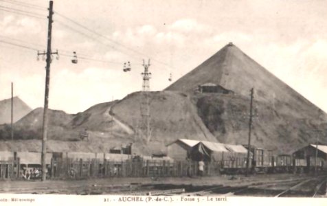 Auchel - Fosse n° 5 - 5 bis - 5 ter des mines de Marles, le terril (C)