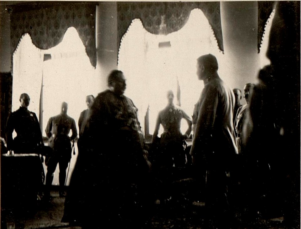 Audienz Sr. Exzellenz von KÖVESS mit Erzbischof SEREGGI im Regierungsgebäude. Aufgenommen in Skutari am 14. März 1916. (BildID 15532738)