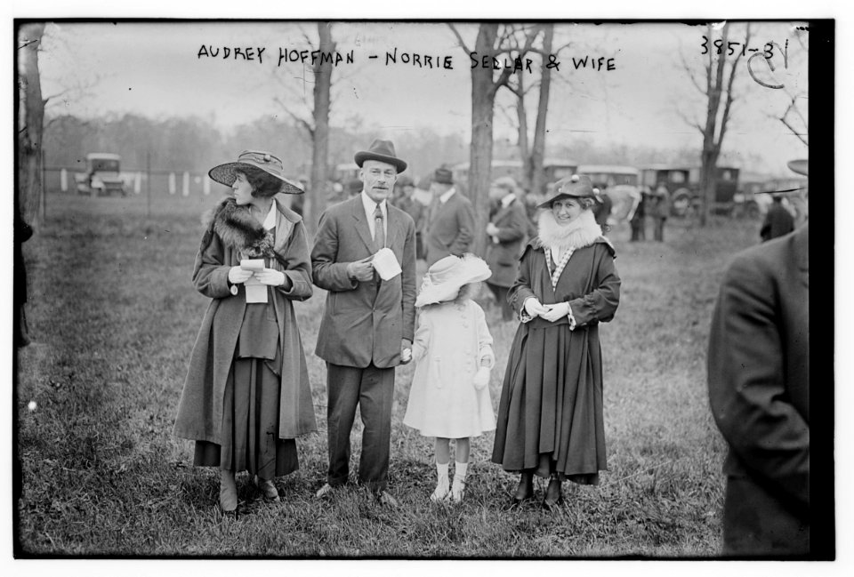 Audrey Hoffman - Norrie Sellar and wife LCCN2014701632