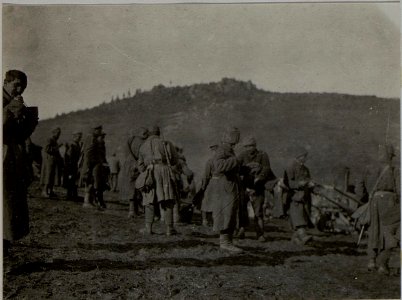 Auf dem Marsche von Novibazar nach Rozay.Aufgen. im Februar 1916. (BildID 15454658)