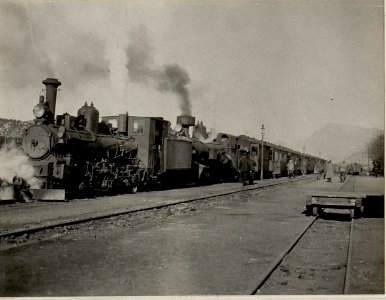 Auf der Fahrt nach Cattaro. (Das reisende Armeekommando.) Frühstückstation. Aufgenommen, am 12. Februar 1916. (BildID 15532430)