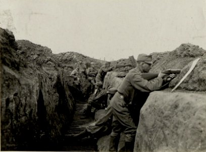 Auf der Feldwache bei der 8. Kompanie des Landsturminfanterieregimentes, 1.Juni.1916. (BildID 15541897)