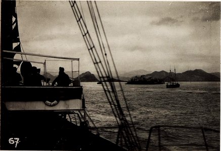 Auf der Kommandobrücke der SKUTARI (BildID 15570745) photo