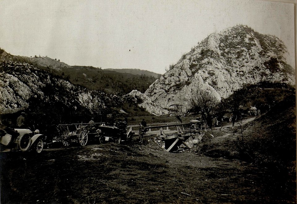 Auf der Strasse nach Petrozseny. 5.11.1916 (BildID 15549166)