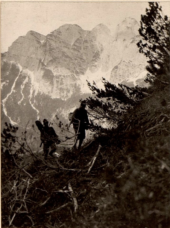 Aufstieg auf den Kleinen Nabois.Aufgenommen am 3.6.1916. (BildID 15475076)