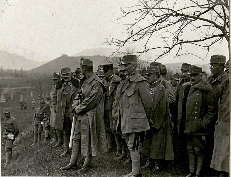 Aufrollen einer Sturmwelle Erklärung durch Hauptmann Plank (BildID 15625588)