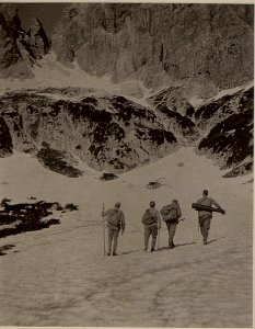 Aufstieg auf die KARNIZA Scharte. aufgenommen am 25.VI.1916. (BildID 15476707)
