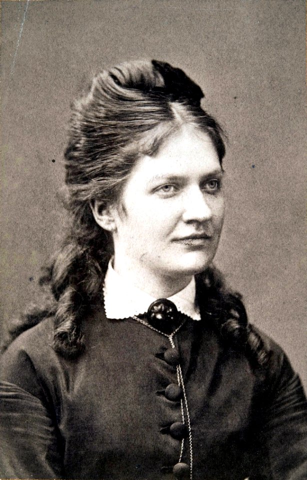 August Roesler - Portrait photograph of Amélie Lundahl