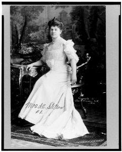 Augusta E. Stetson, full-length portrait, seated, facing slightly left LCCN98509685