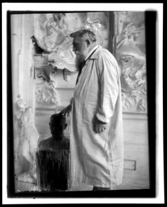 Auguste Rodin, profile, Meudon, France LCCN2006684247