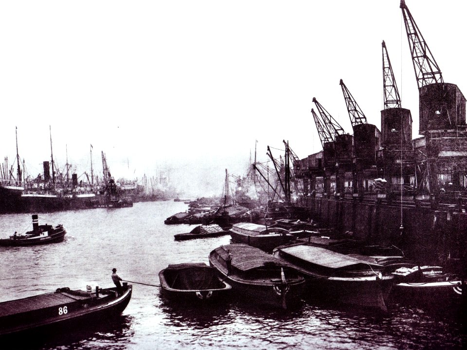 Auguste-Victoria-Kai Hamburg um 1900