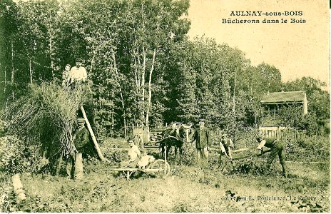 AULNAY - Bucherons dans le Bois