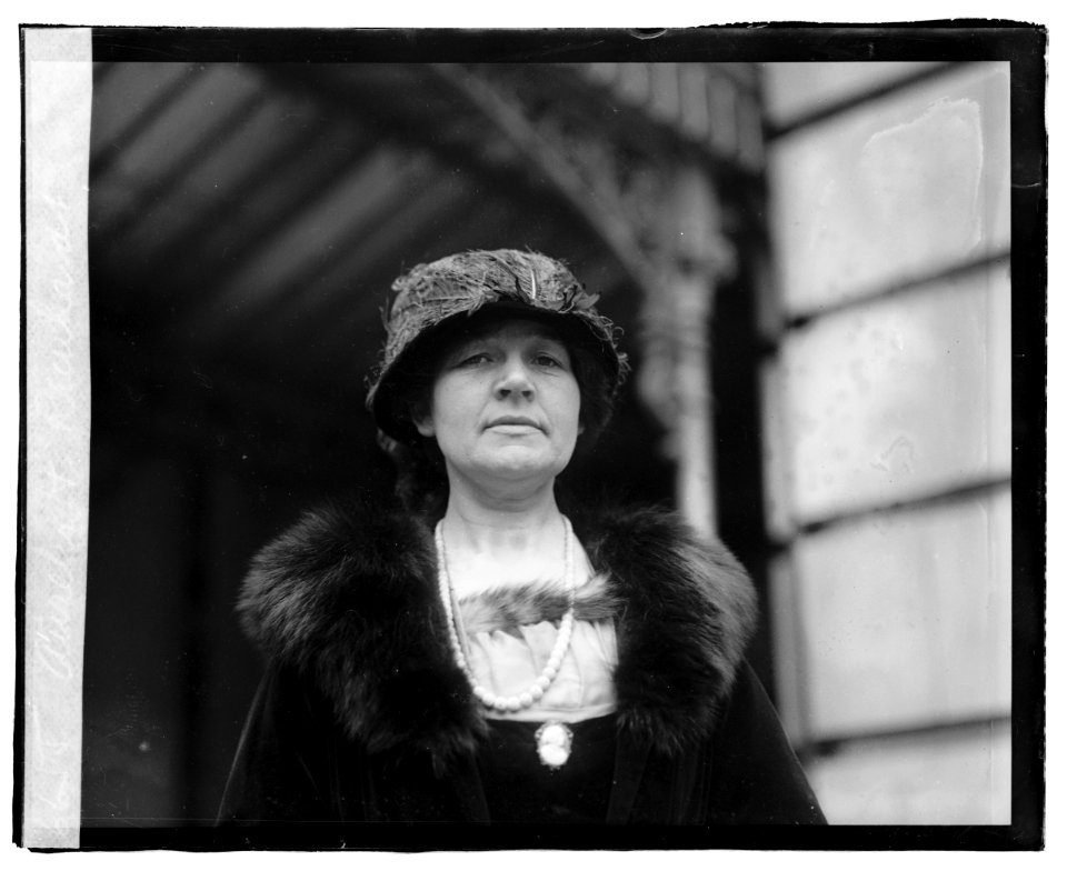 Aurelia H. Reinhardt LCCN2016820017