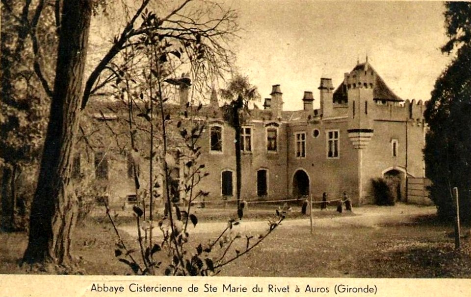 Auros - Abbaye Sainte-Marie de Rivet 5