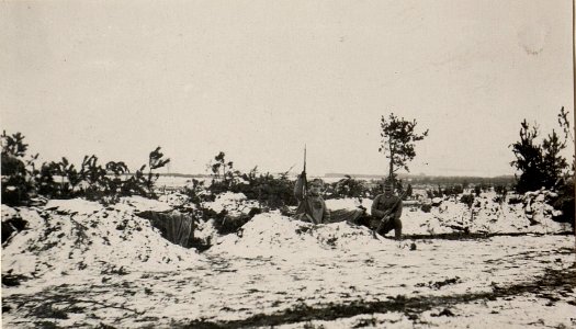 Aus der Stellung des Feldjbaons.31 vor Kotovice. Im Hintergrund liks Javornik, recnts Kotovice. (BildID 15537717)