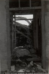 Aus einem zerstörten ital.Lazarett bei St. Giovanni.14.XI.17. (BildID 15612368)