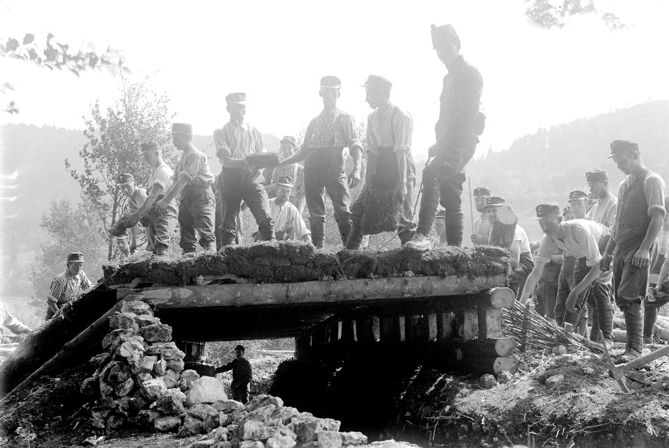 Ausbau der Schützengräben - CH-BAR - 3237753