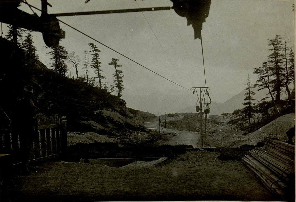Ausfuhrseite der Station V-VI. Mojstrovkapass. (BildID 15480904)