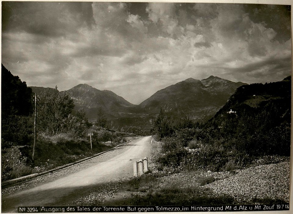 Ausgang des Tales der Torrente But gegen Tolmezzo, im Hintergrund Mt d.Alz u Mt. Zouf 19.7.18 (BildID 15620773)