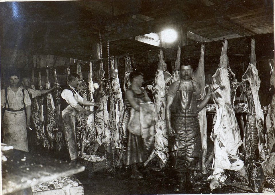 Ausschrottung Feldselcherei und Wurstfabrik in Haidenschaft. (BildID 15596433)