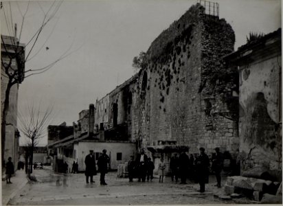 Aussenbild des Diokletian Palastes in Spalato. Aufgenommen im März 1916. (BildID 15452715)