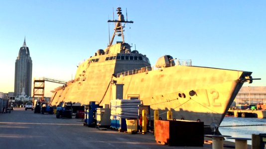Austal in Mobile C5ZSP3yWgAE1TdJ