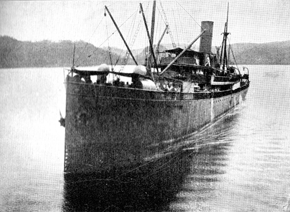 Australischer Passagierdampfer SS MATUNGA (ex ZWEENA) vor Neuguinea, August 1917