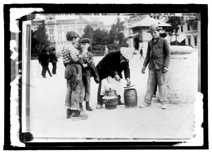 Austria. Lemonade makers, Triest LCCN2016821589